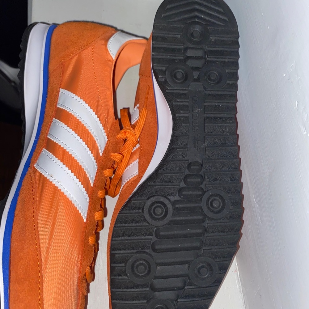 Men’s size 11 throwback adidas
